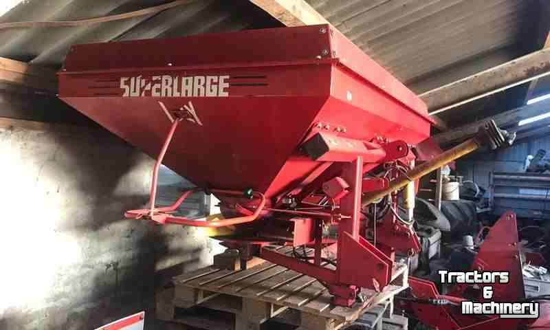 Fertilizer spreader Lely Superlarge