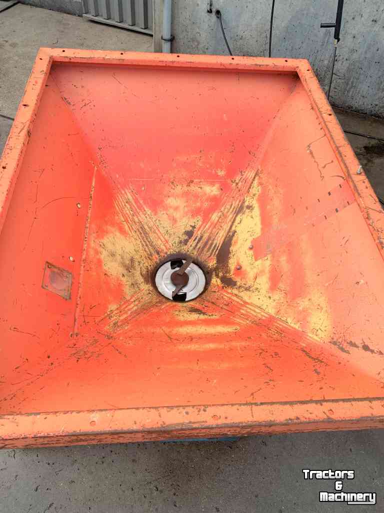 Fertilizer spreader Kuhn ZSA600