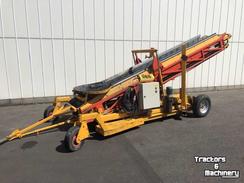 Telescopic storeloader Climax Climax CTHV 900 KS hallenvuller   Deze boxenvuller kan gebruikt worden voor het transporteren van bijv. aardappelen, wortelen, uien of graan.    Trogvormige band Totaal 9 meter lang Bandbreedte: 60 cm Hoge capaciteit Productvriendelijk Volledige rolonders