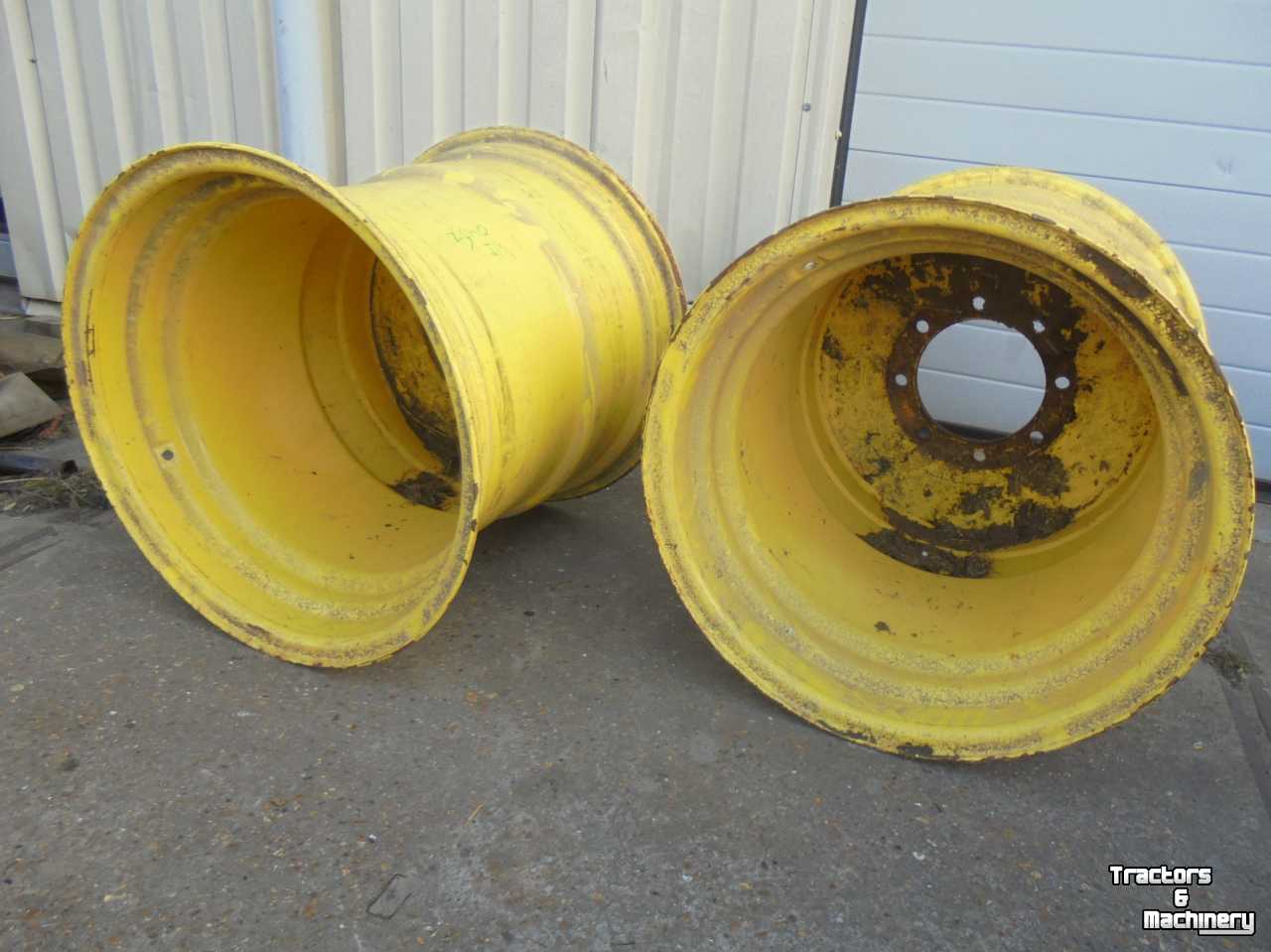 Wheels, Tyres, Rims & Dual spacers John Deere 25X26 velgen wielen 8 gaats kleine steek John-Deere geel 25.00-26