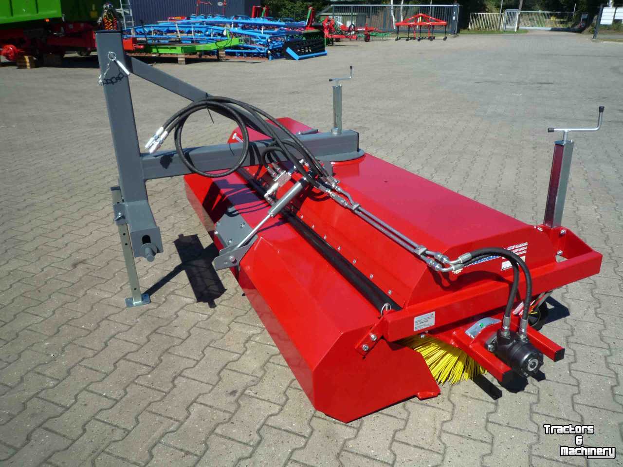 Sweeper EURO Jabelmann Veegmachines vor Trekker, Nieuwj