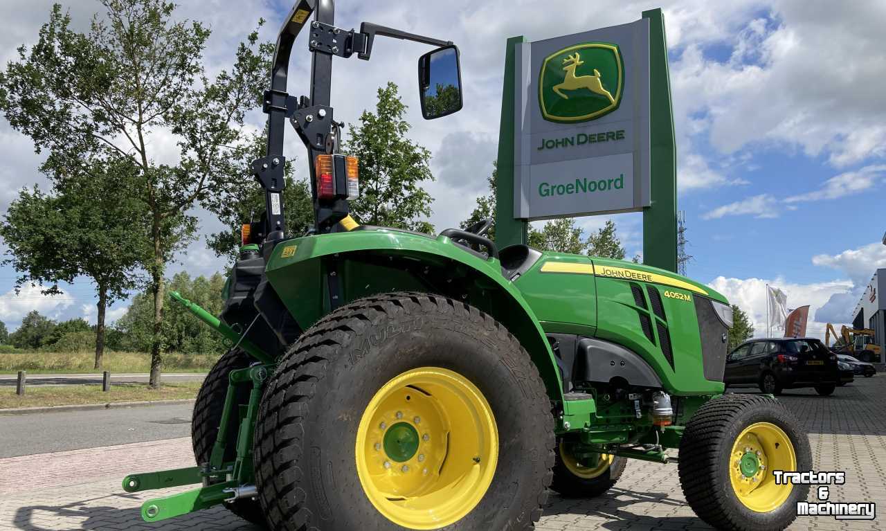 Horticultural Tractors John Deere 4052 M Compact Tractor