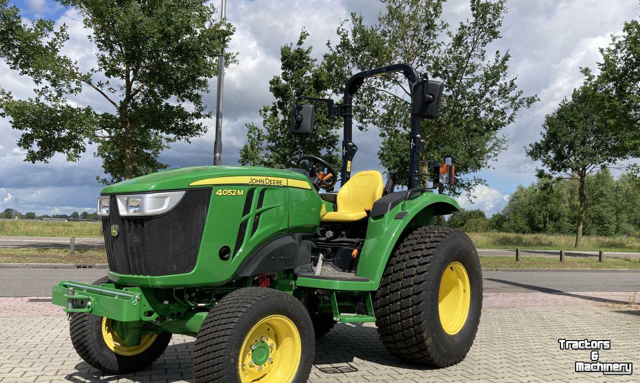 Horticultural Tractors John Deere 4052 M Compact Tractor