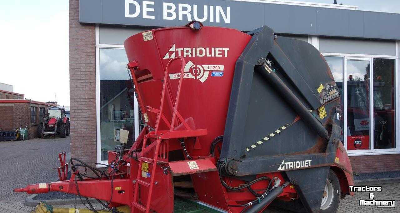 Vertical feed mixer Trioliet Triomix 1200 Verticale Voermengwagen