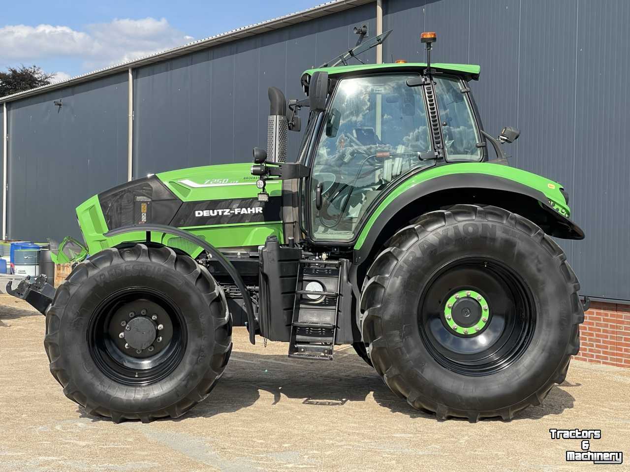 Tractors Deutz-Fahr Agrotron 7250 TTV