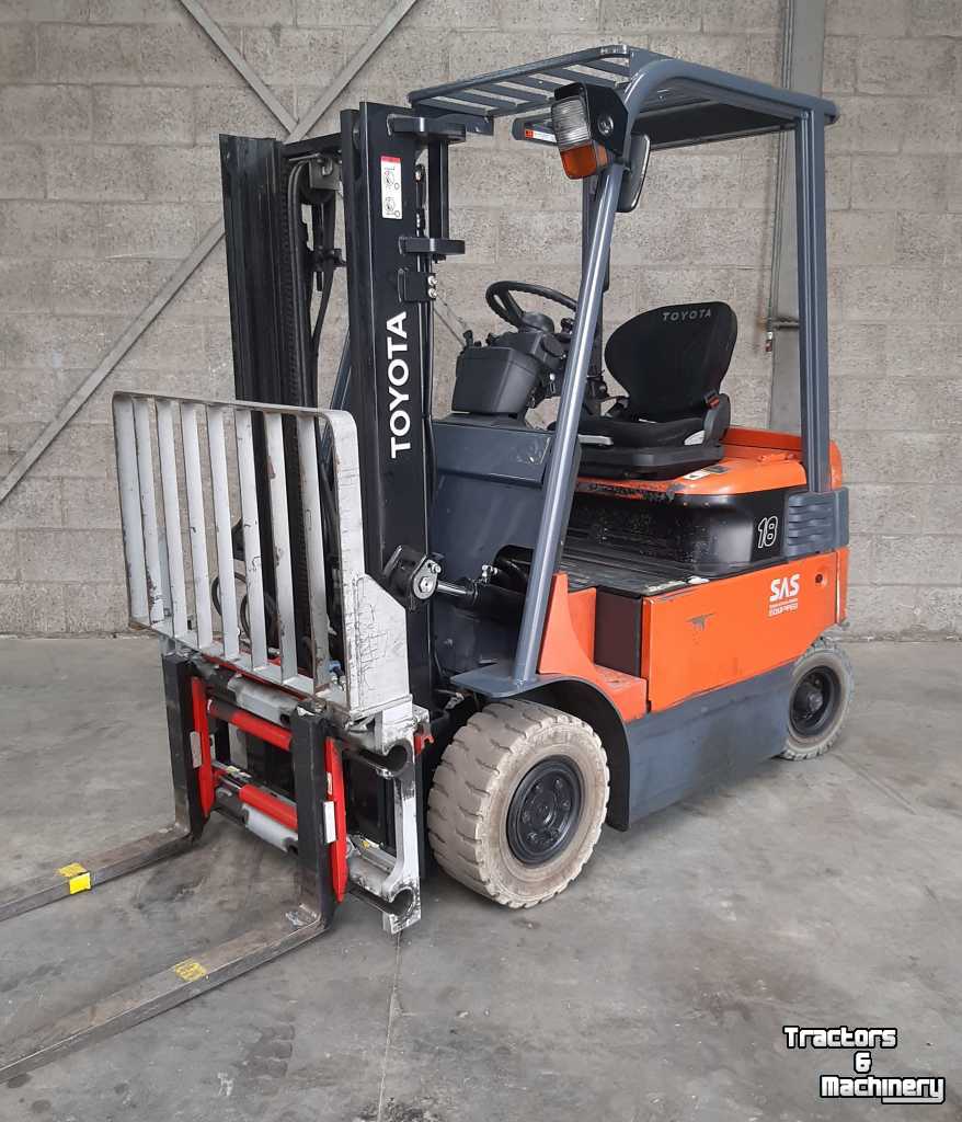 Forklift Toyota 7FBMF18