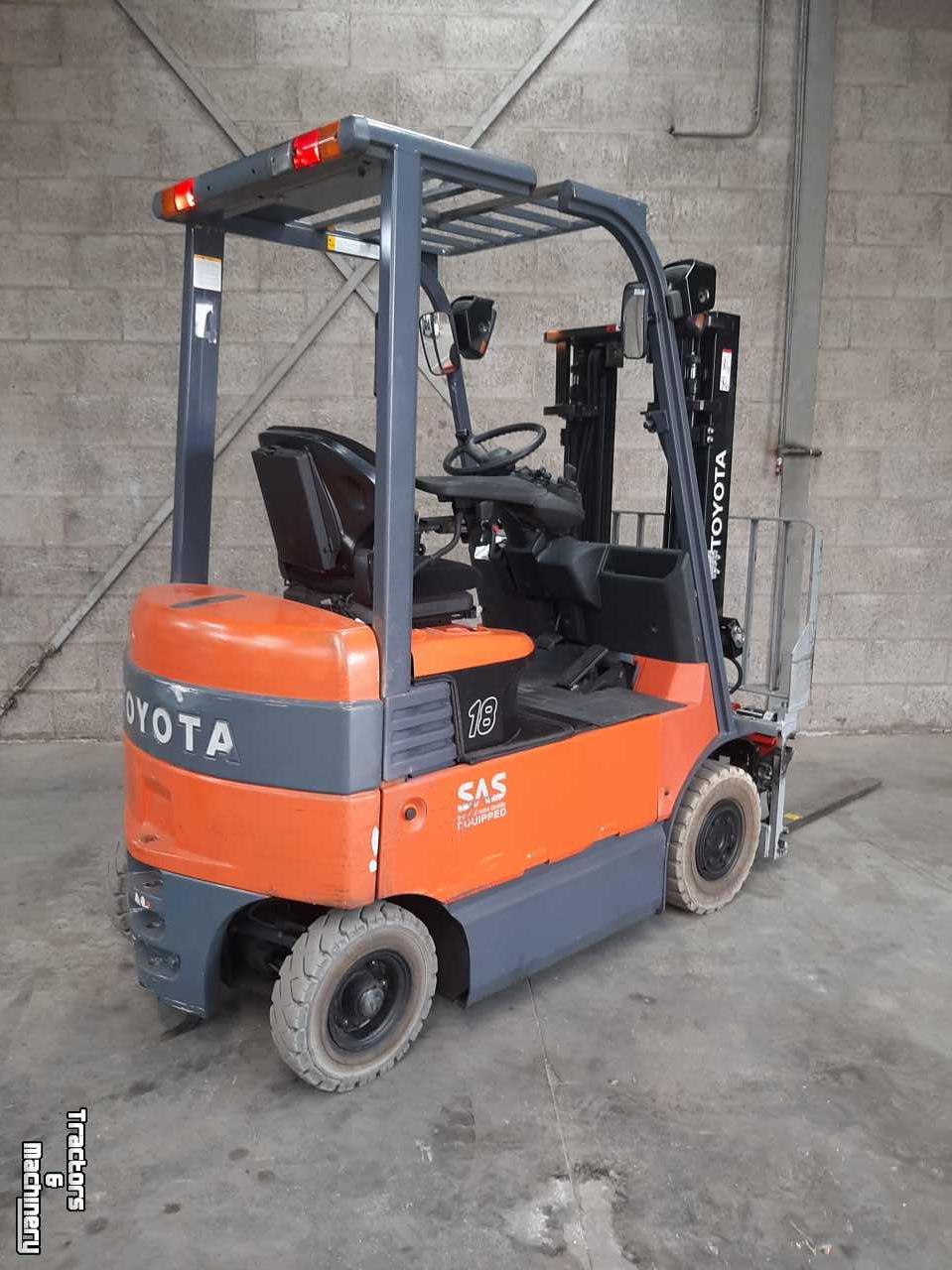 Forklift Toyota 7FBMF18