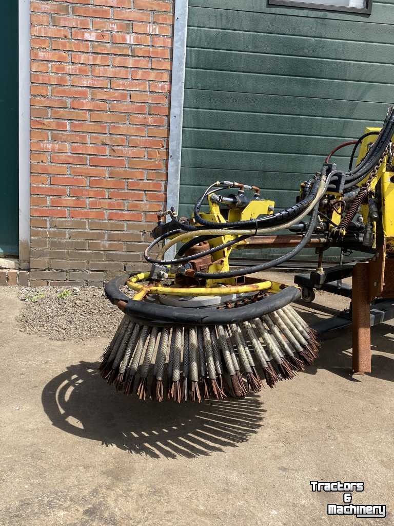 Weed brusher  pfau onkruidborstel weed brush kehrmaschine unkrautbürste