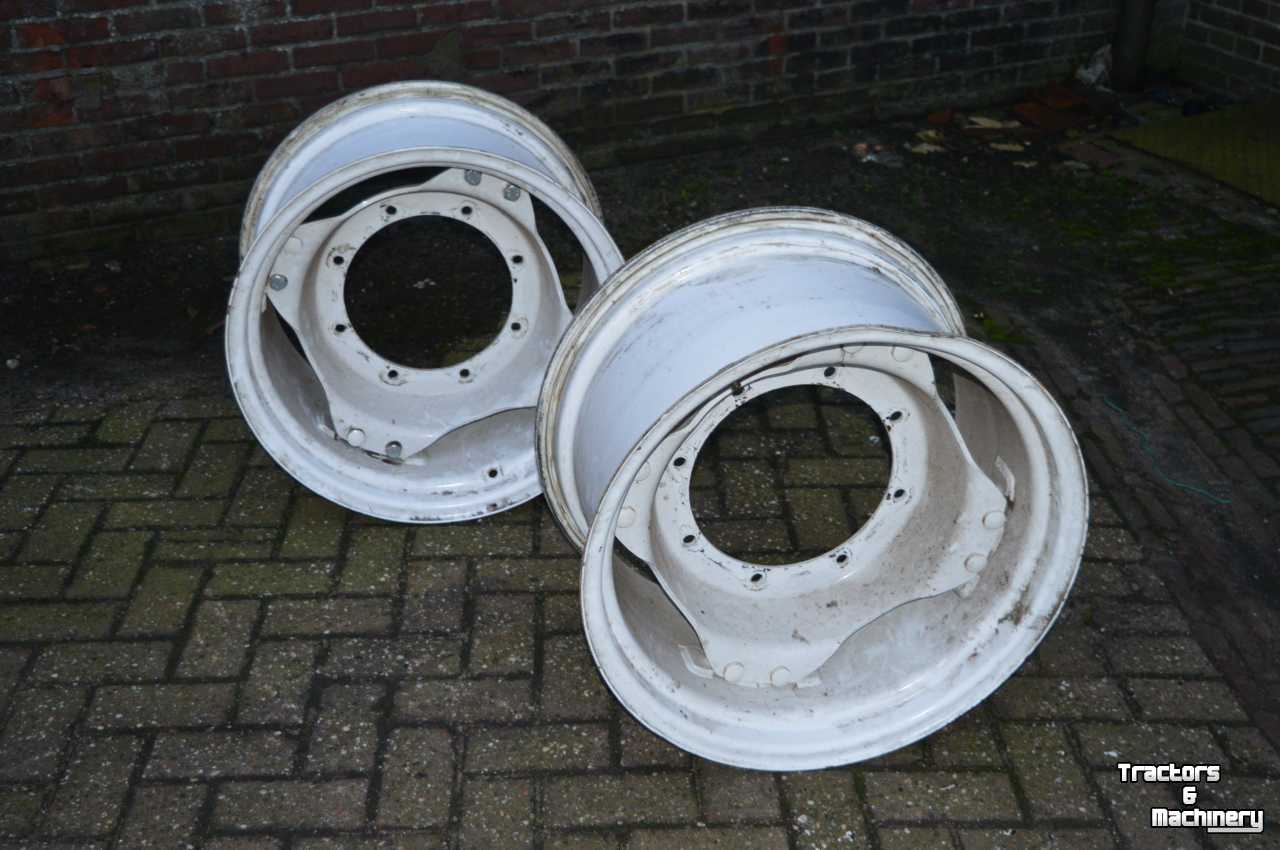 Wheels, Tyres, Rims & Dual spacers New Holland w14x24