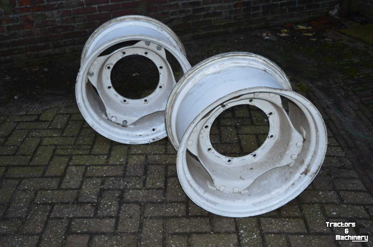 Wheels, Tyres, Rims & Dual spacers New Holland w14x24