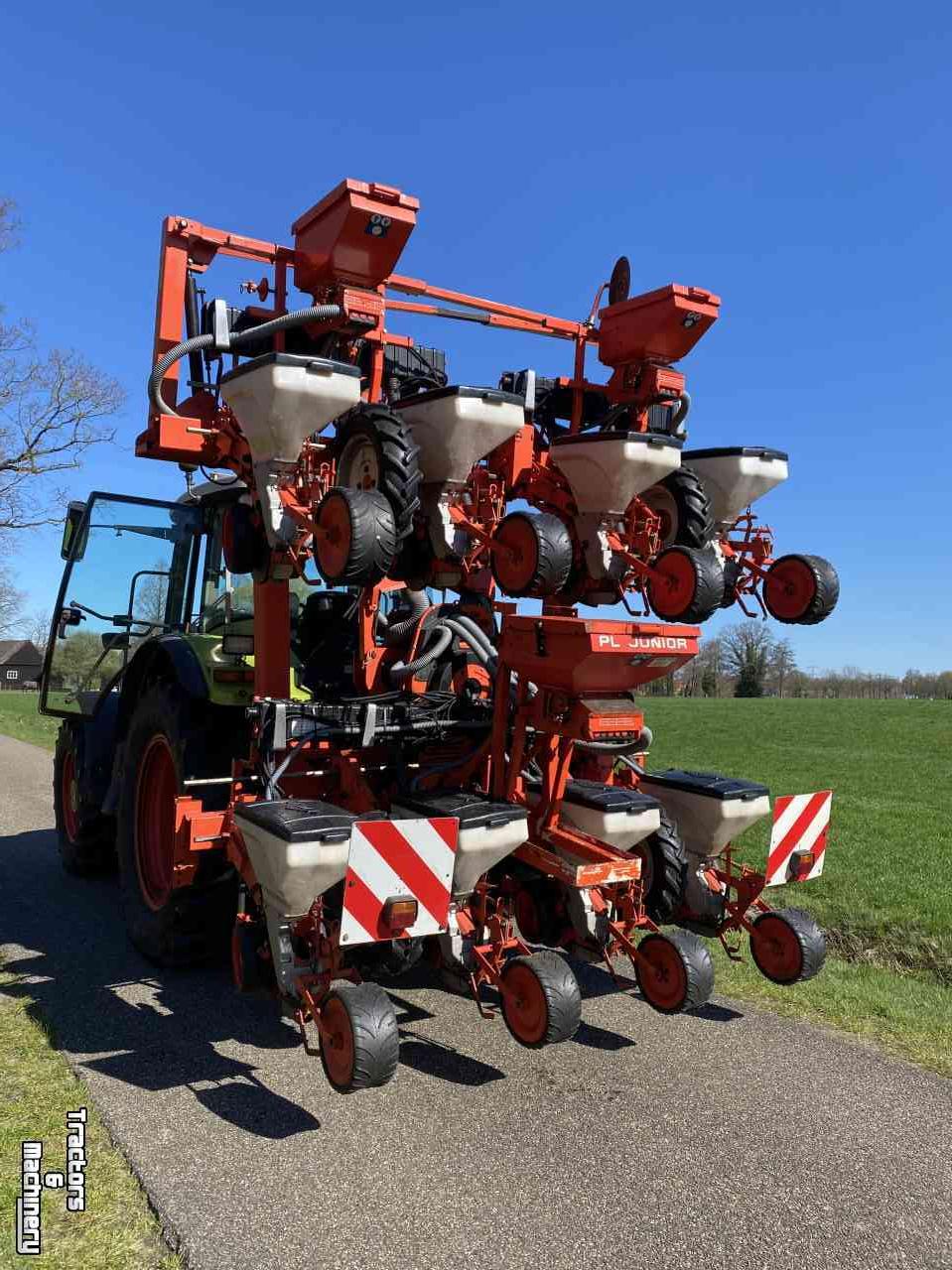 Seed drill Kuhn Planter 2 maiszaaimachine