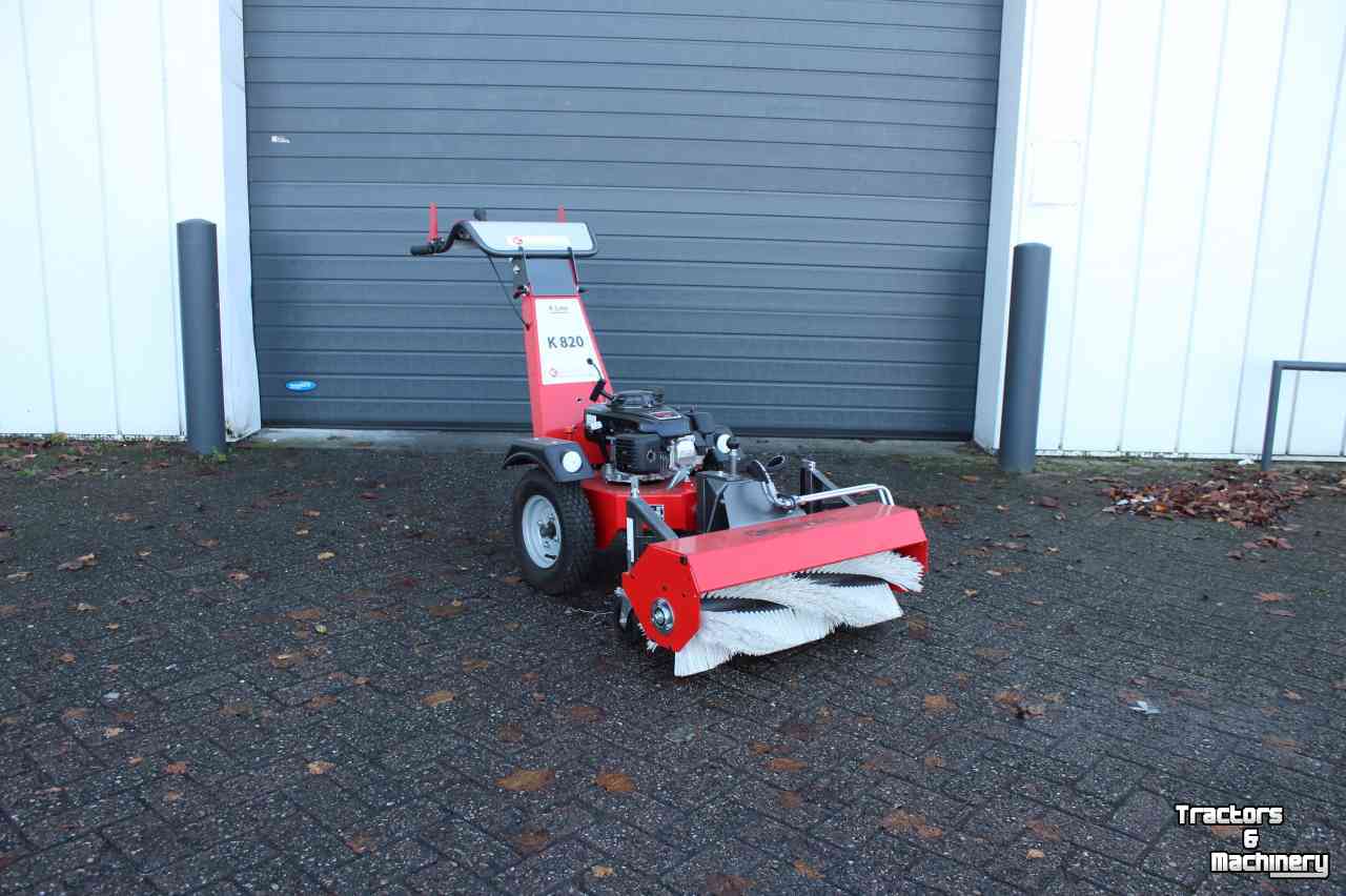 Sweeper Kersten K820 Pro werktuigdrager met bezem