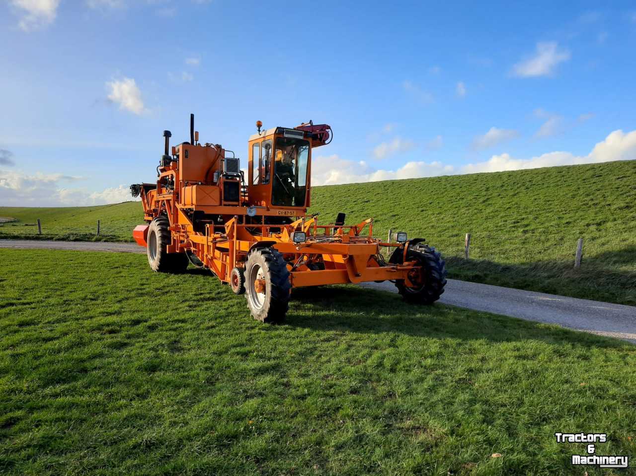 Onion harvester Vecon ul2