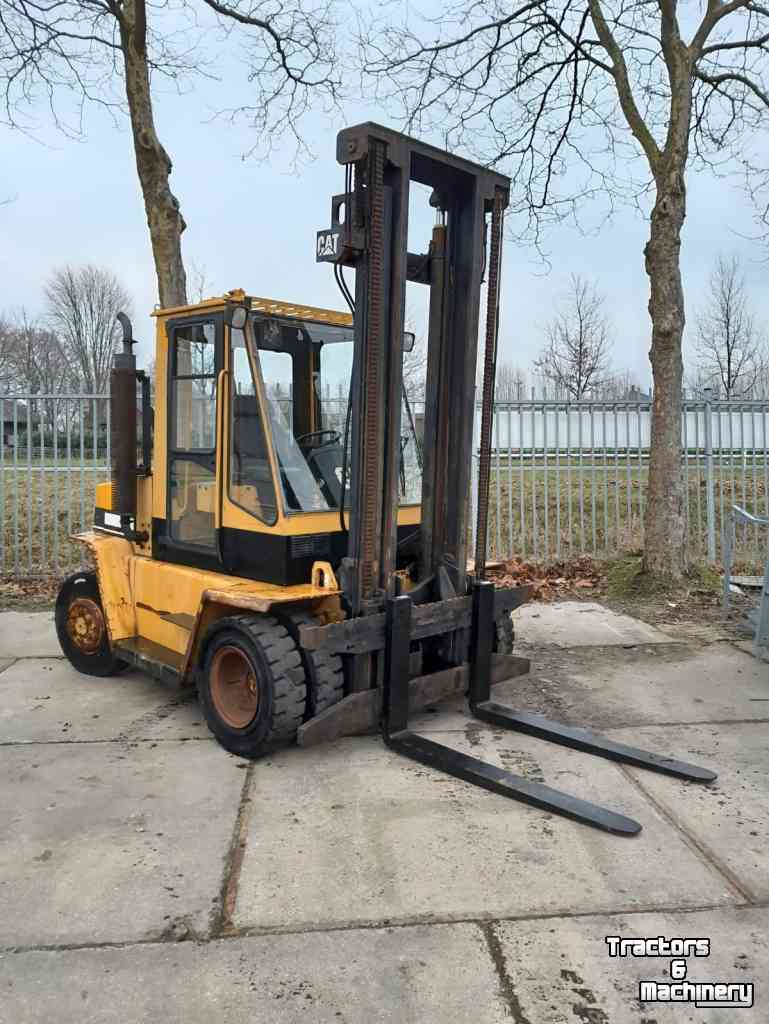 Forklift Caterpillar V110 5 ton hefvermogen