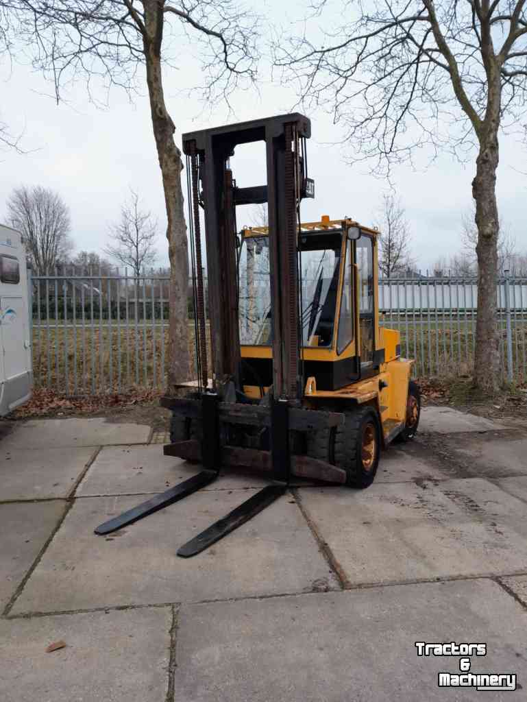 Forklift Caterpillar V110 5 ton hefvermogen