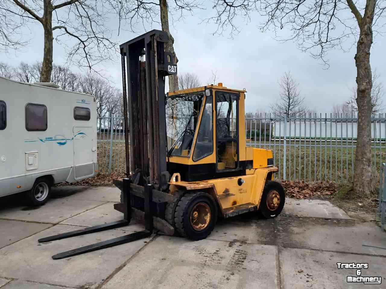 Forklift Caterpillar V110 5 ton hefvermogen