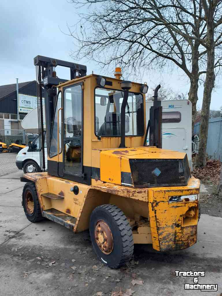 Forklift Caterpillar V110 5 ton hefvermogen