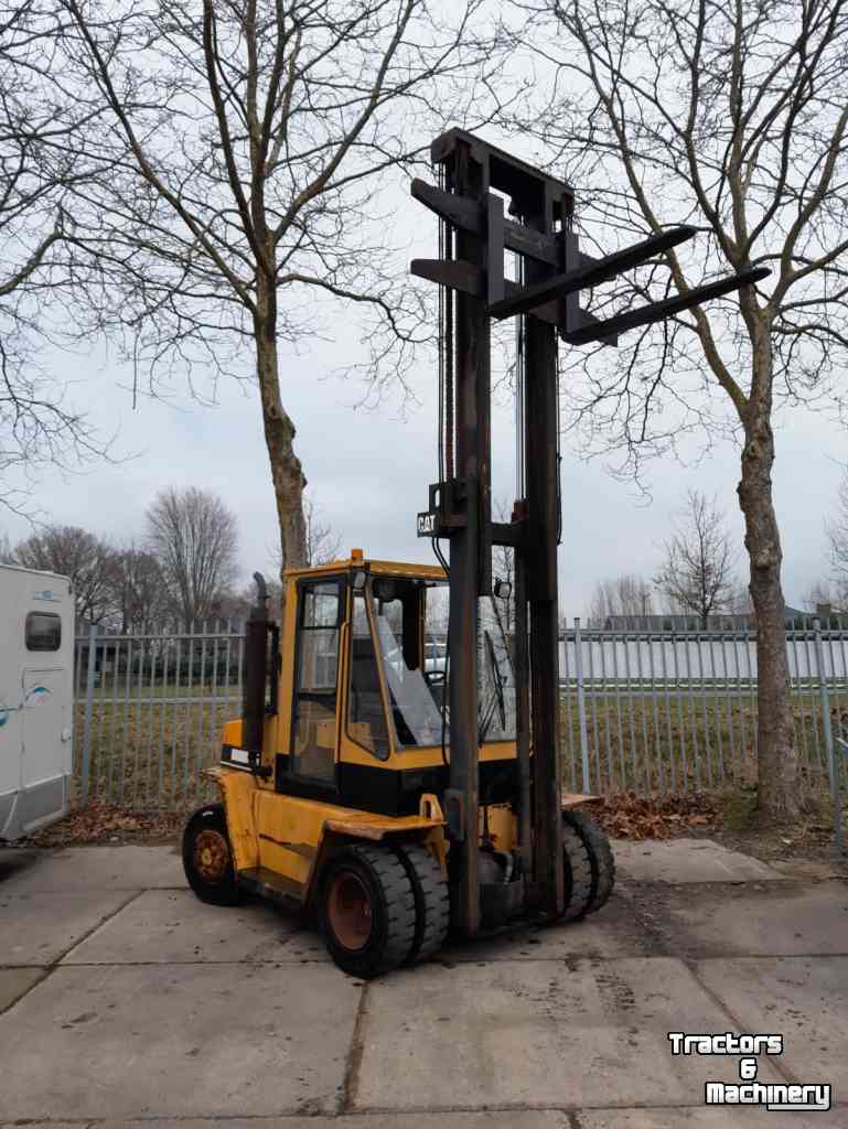 Forklift Caterpillar V110 5 ton hefvermogen