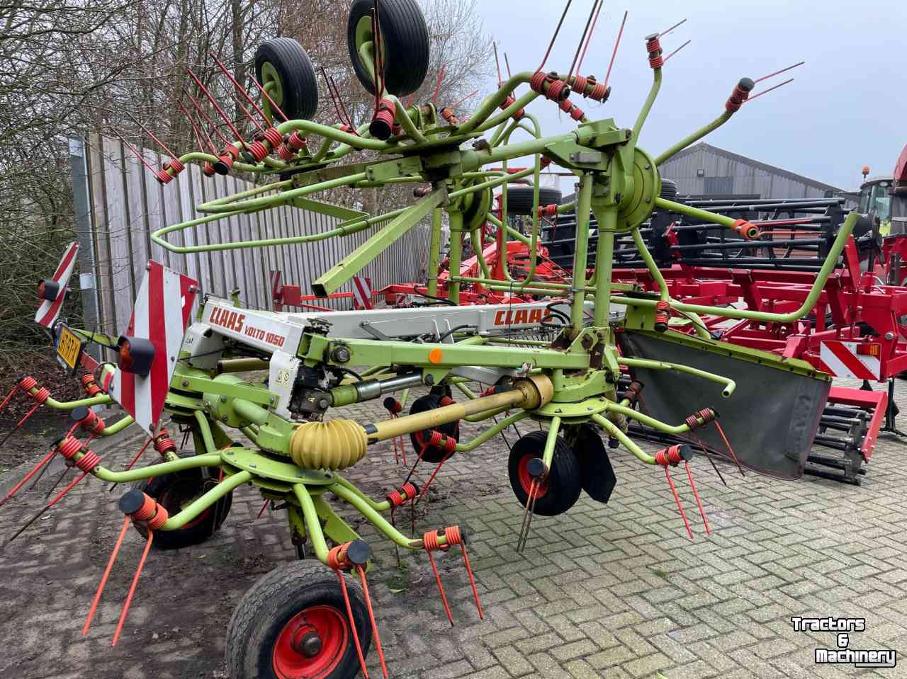 Tedder Claas Volto 1050