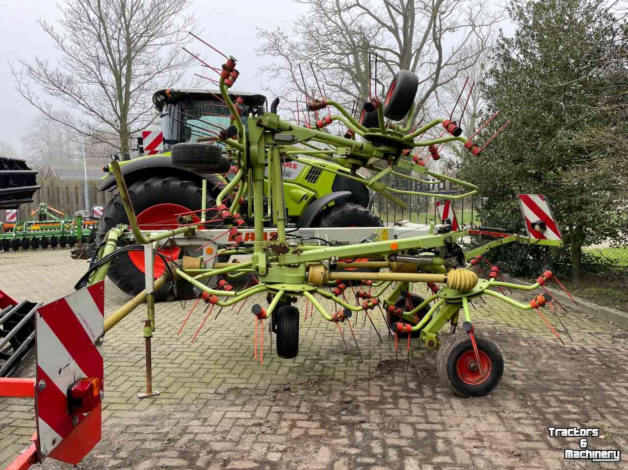 Tedder Claas Volto 1050