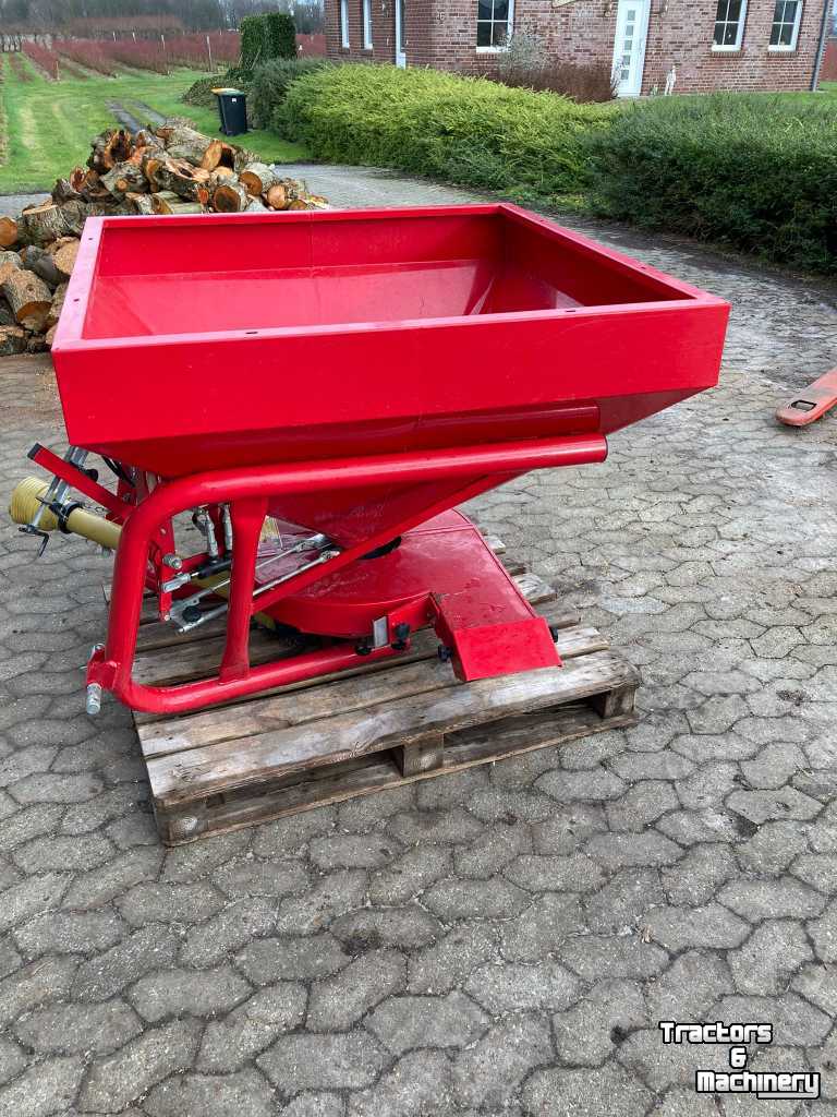 Fertilizer spreader Rondini Compact 600 rijenstrooier / kunstmeststrooier