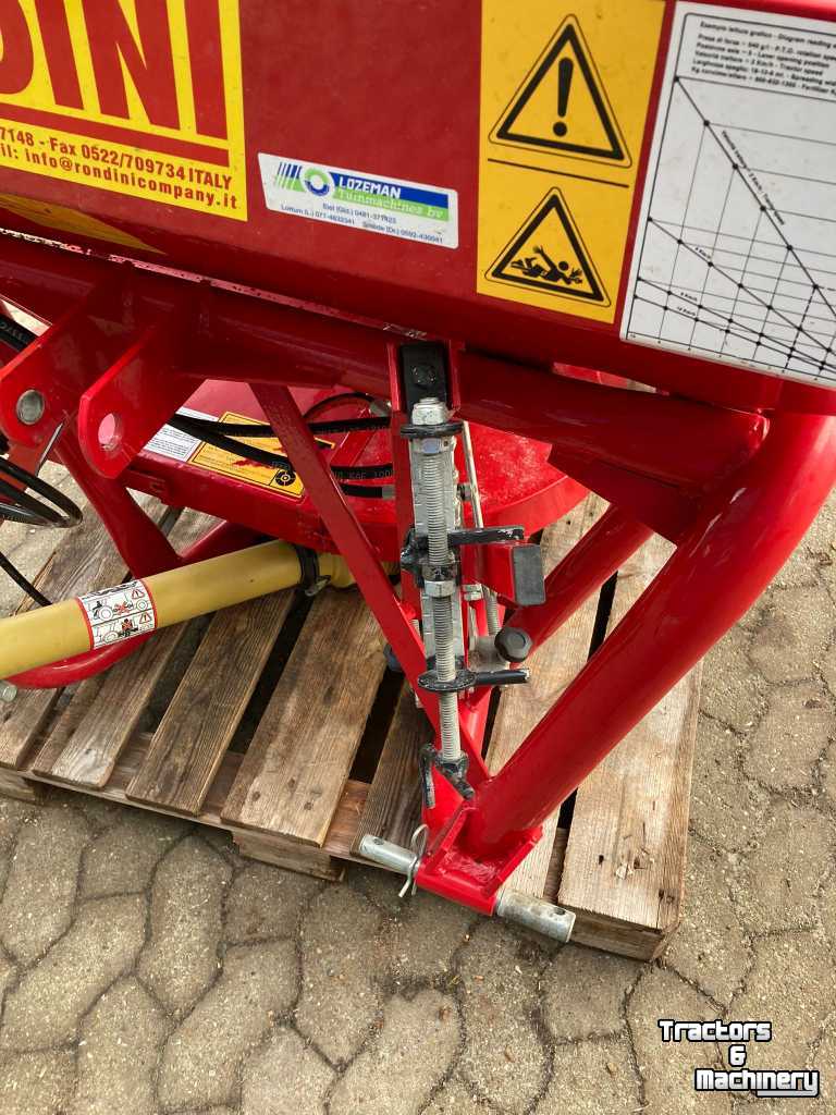 Fertilizer spreader Rondini Compact 600 rijenstrooier / kunstmeststrooier