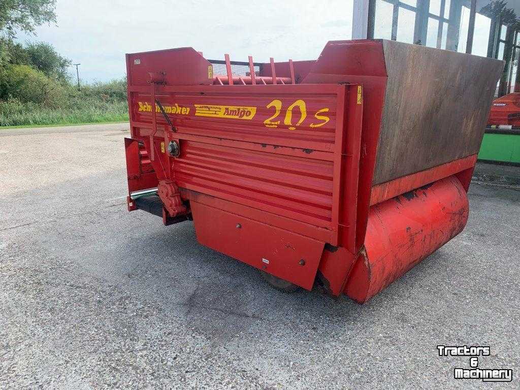 Silage-block distribution wagon Schuitemaker 20S Blokkenwagen Blokkendoseerwagen