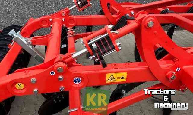 Cultivator Kuhn Cultimer  L300T  Cultivator