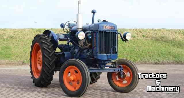 Oldtimers Fordson E27N "Blauwe reiger"