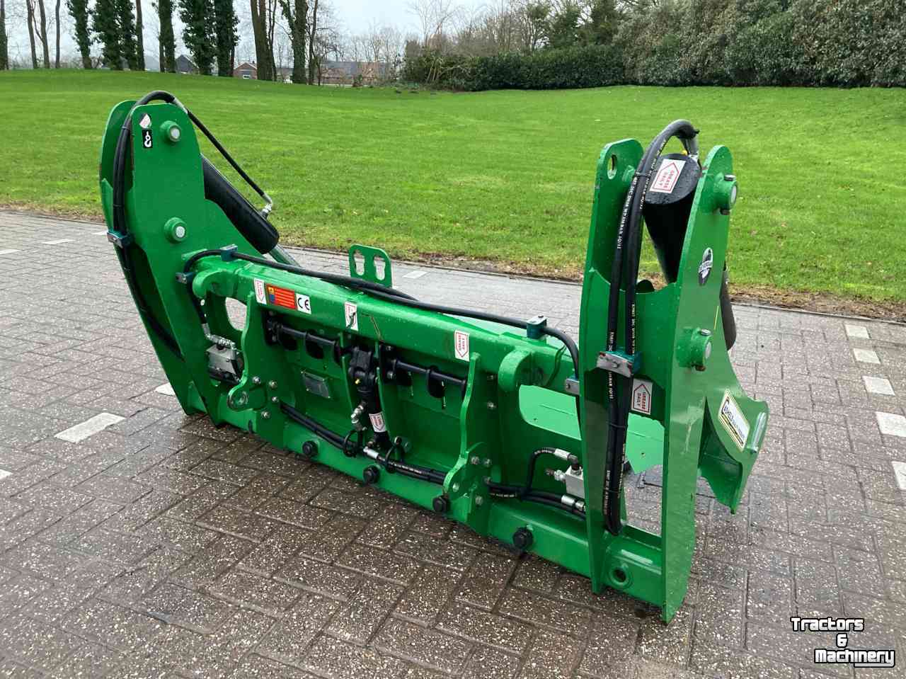 Silage cutting bucket  Cashels Bale Cutter