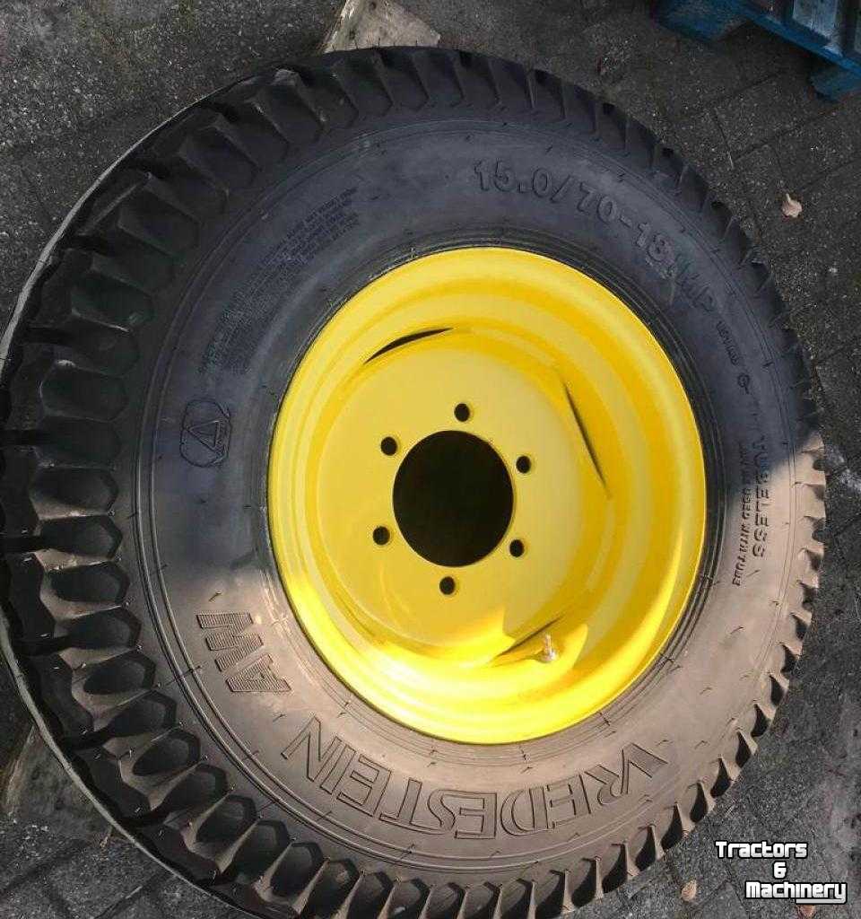 Wheels, Tyres, Rims & Dual spacers Vredestein 15/70X18