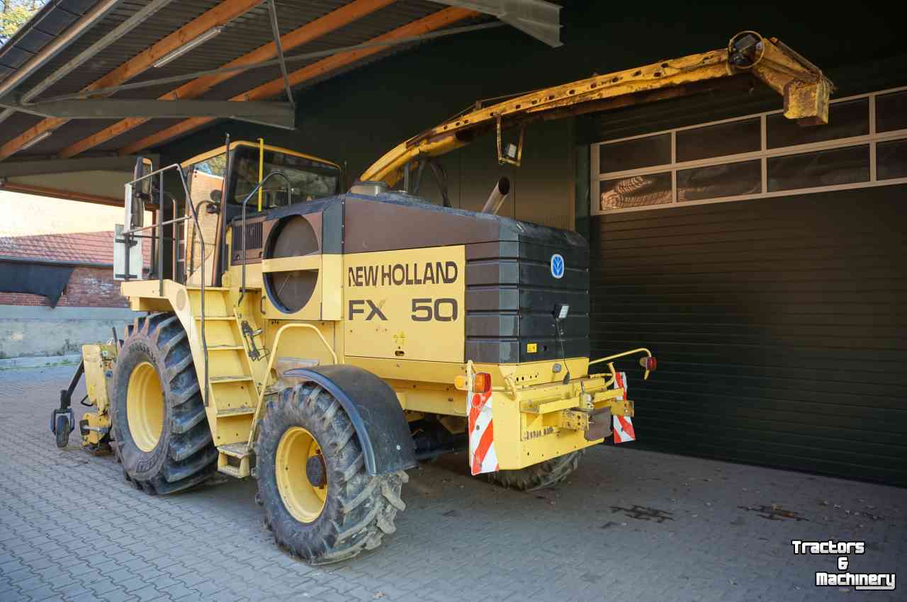 Forage-harvester New Holland FX 450 + Pick Up