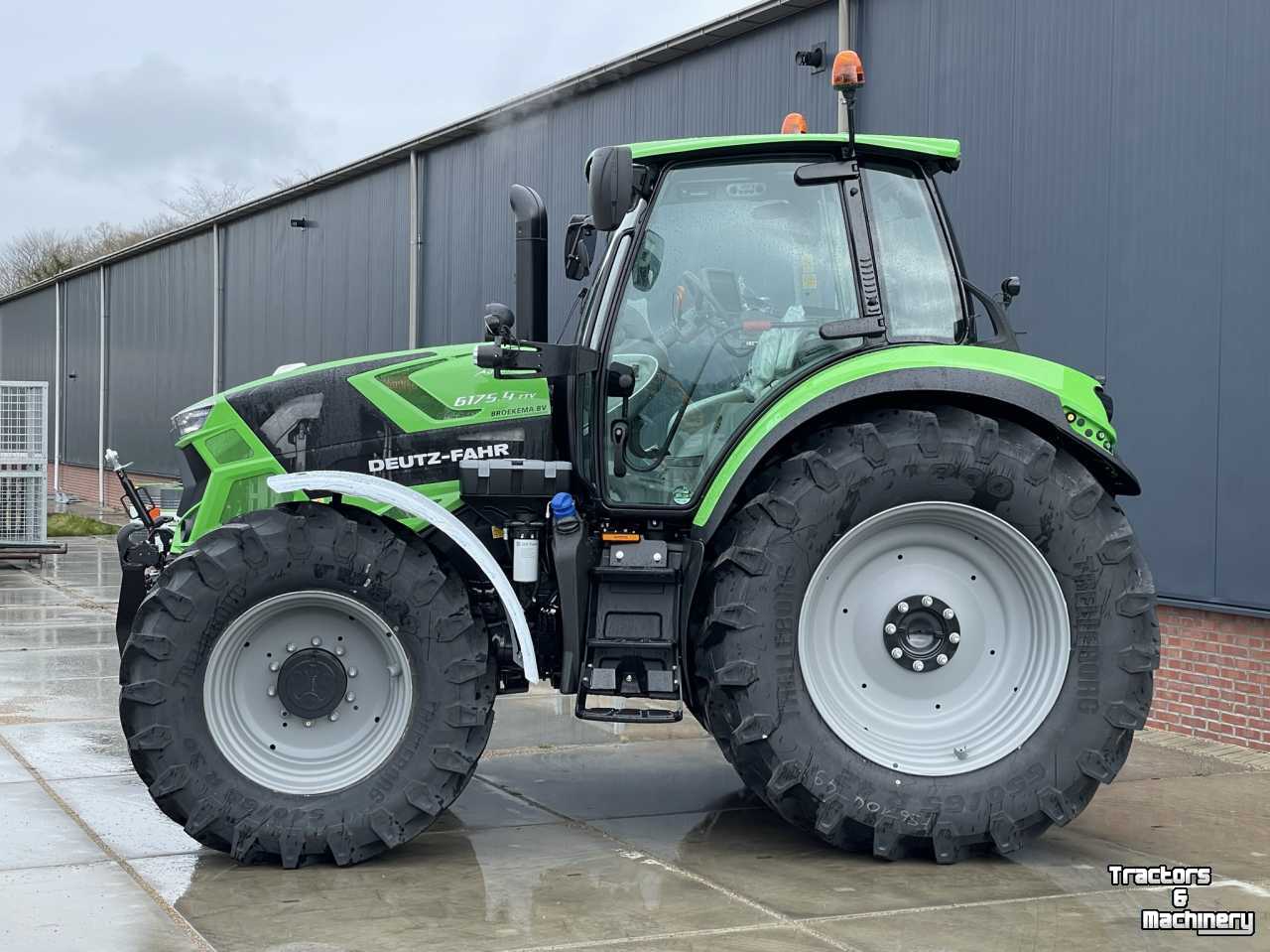 Tractors Deutz-Fahr Agrotron 6175.4 TTV