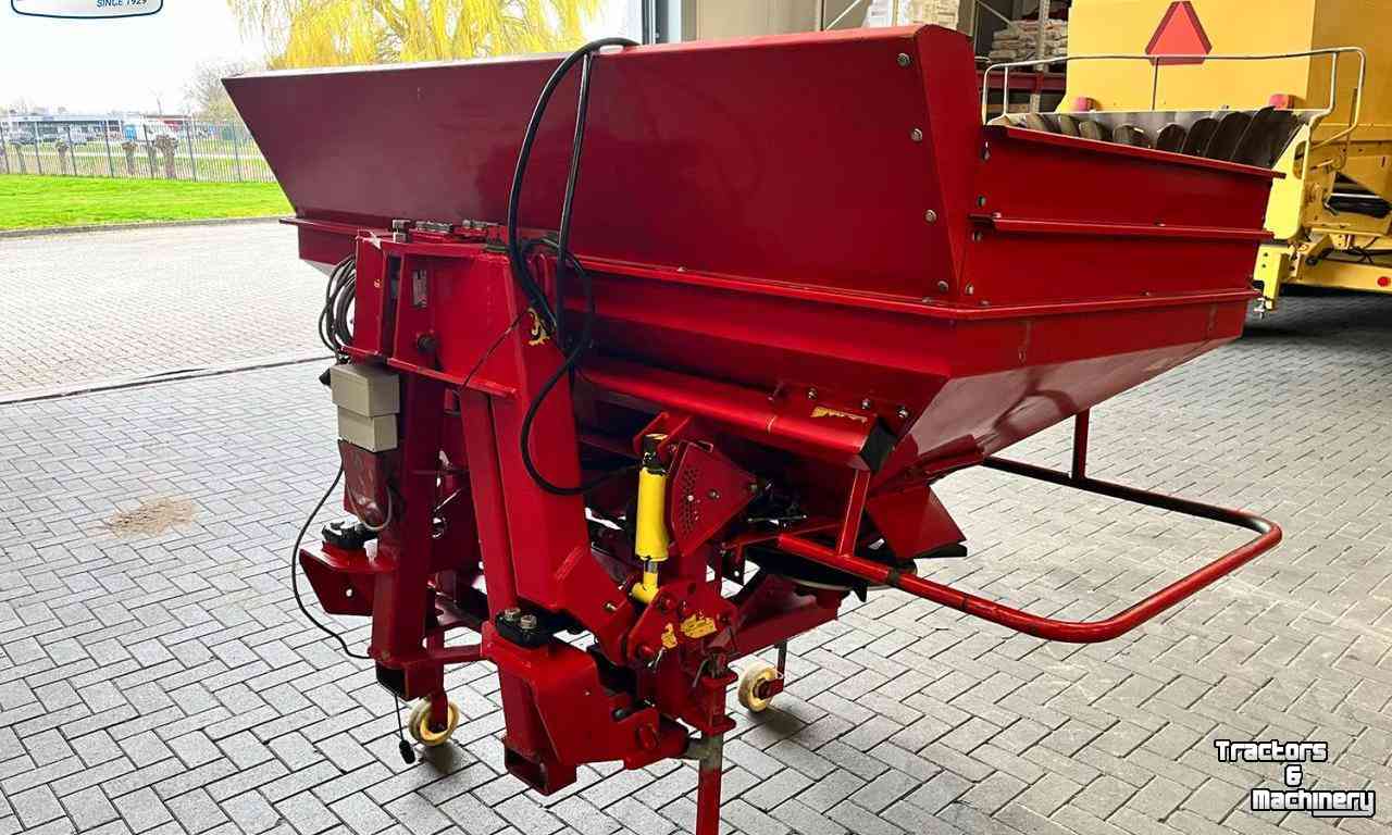 Fertilizer spreader Lely Kunstmeststrooier