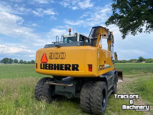 Excavator mobile Liebherr A900c met draaikantelstuk