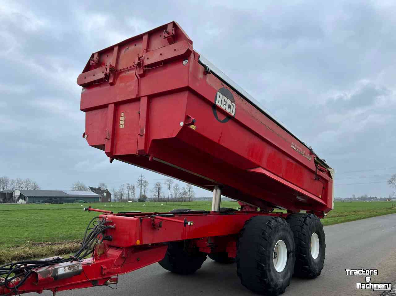 Earth- / Sand-dumper Beco Maxxim beco 260 gestuurd beco vgm veenhuis kipper kar kieper