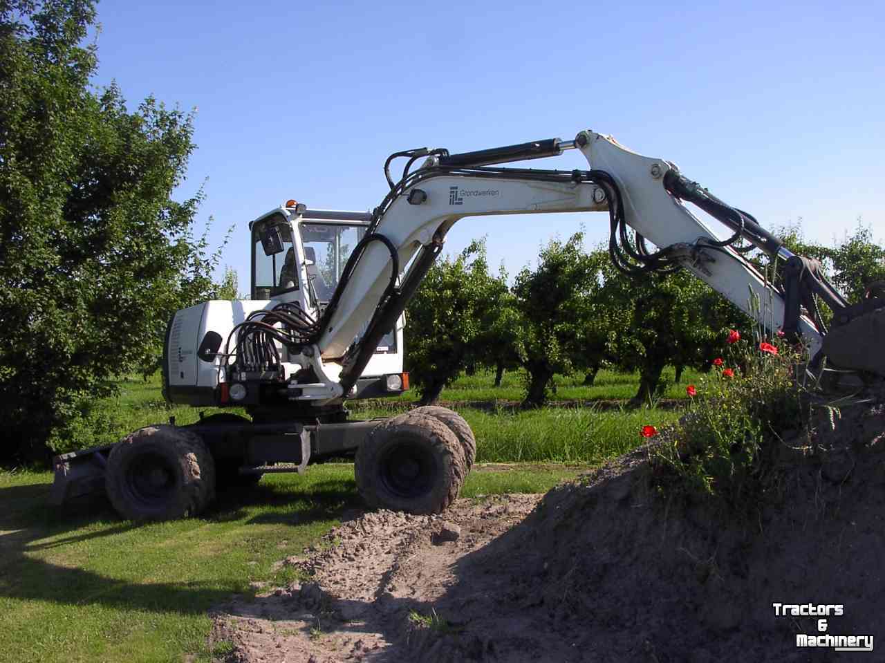 Excavator mobile Neuson 6502