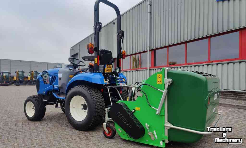 Horticultural Tractors New Holland Boomer 25 HST Mini-Tractor + Peruzzo Koala 1200 Maaier