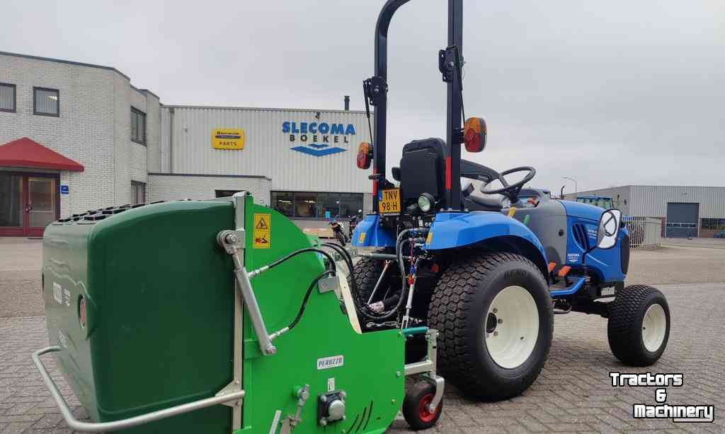 Horticultural Tractors New Holland Boomer 25 HST Mini-Tractor + Peruzzo Koala 1200 Maaier