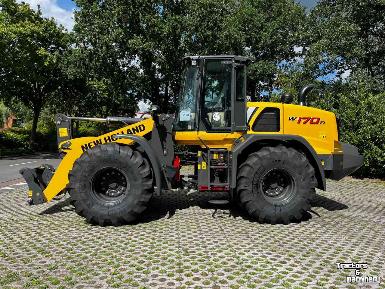 Wheelloader New Holland W170 shovel