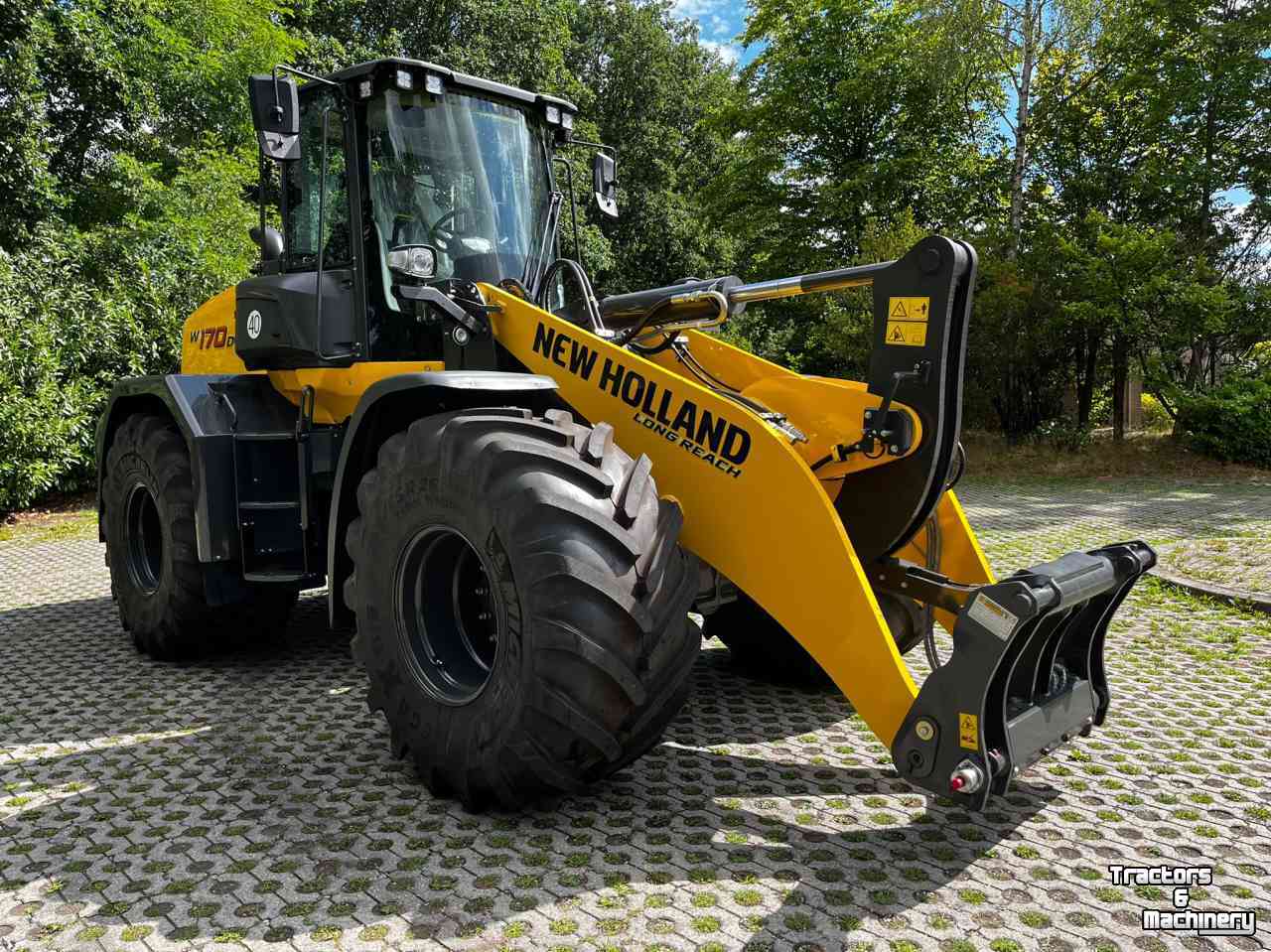 Wheelloader New Holland W170 shovel