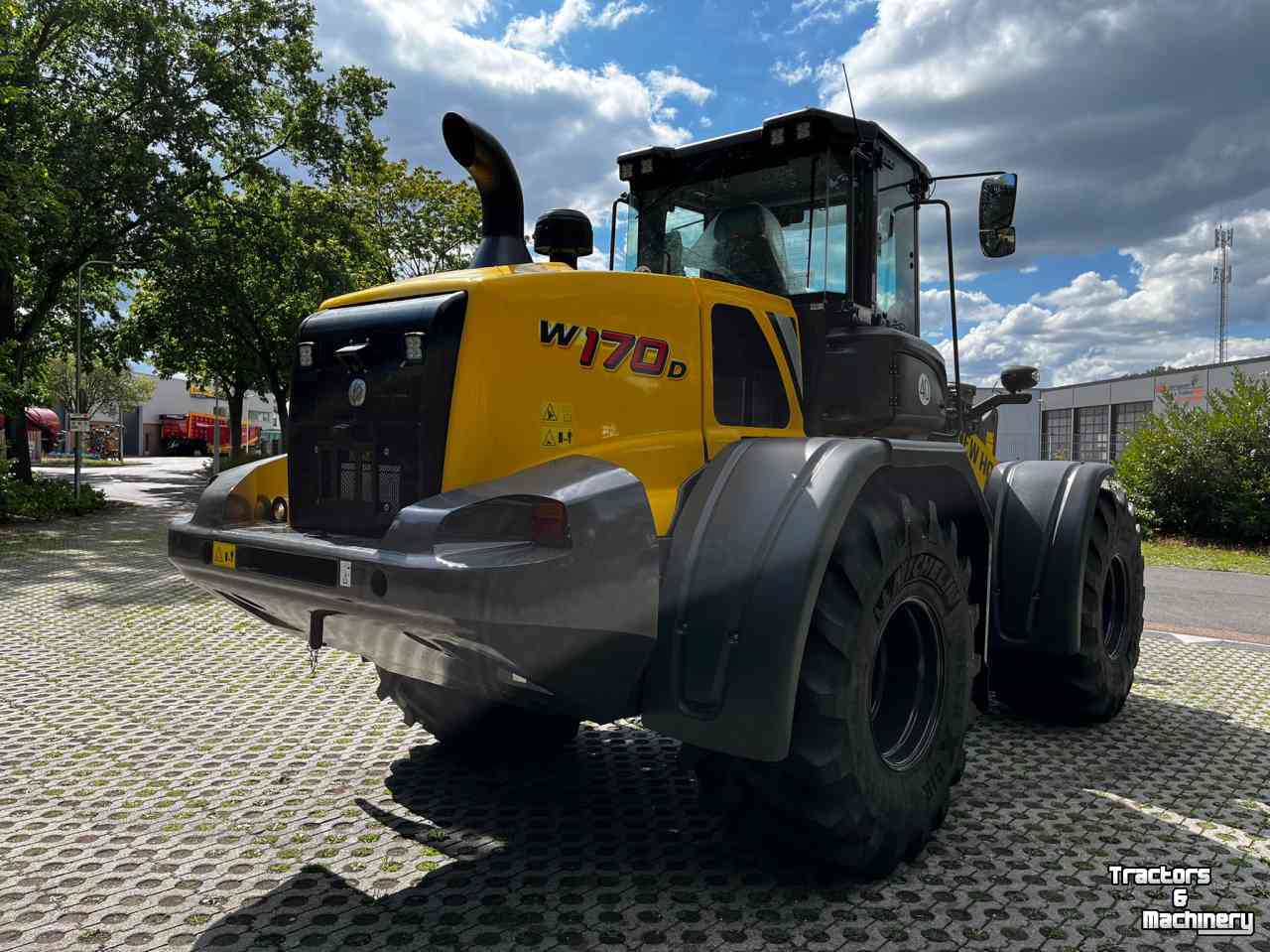 Wheelloader New Holland W170 shovel