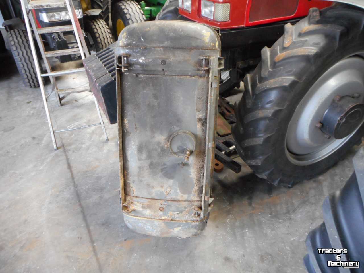 Used parts for tractors Fendt dieseltank fendt 600 ls