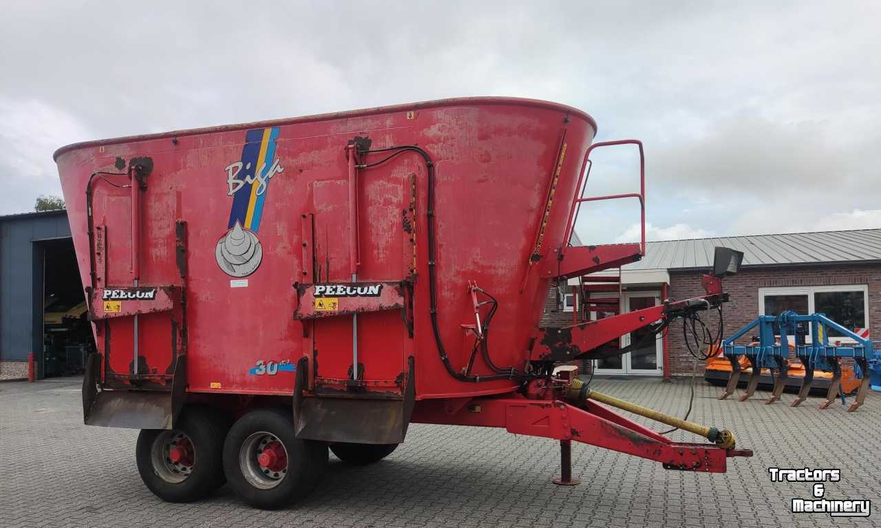 Vertical feed mixer Peecon Biga 30 Maxi Twin