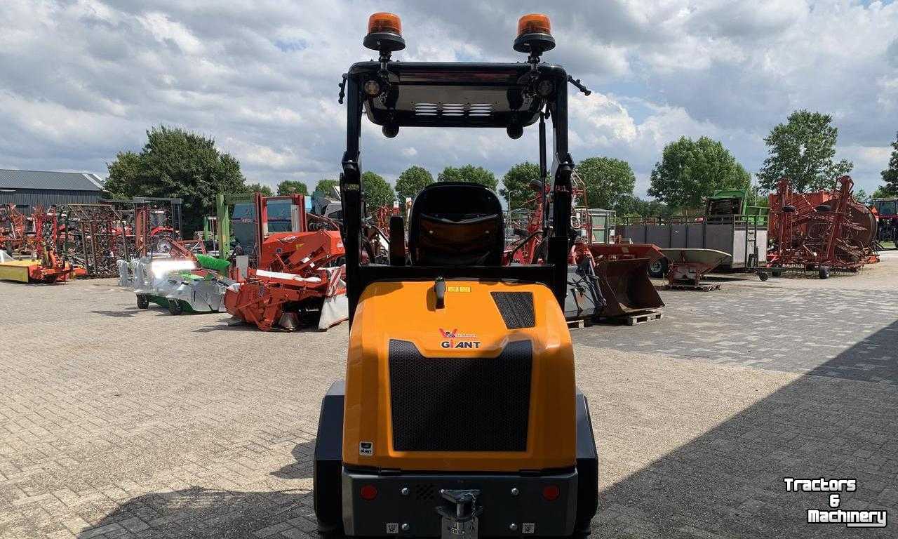 Wheelloader Giant G 2200 E Shovel Kniklader