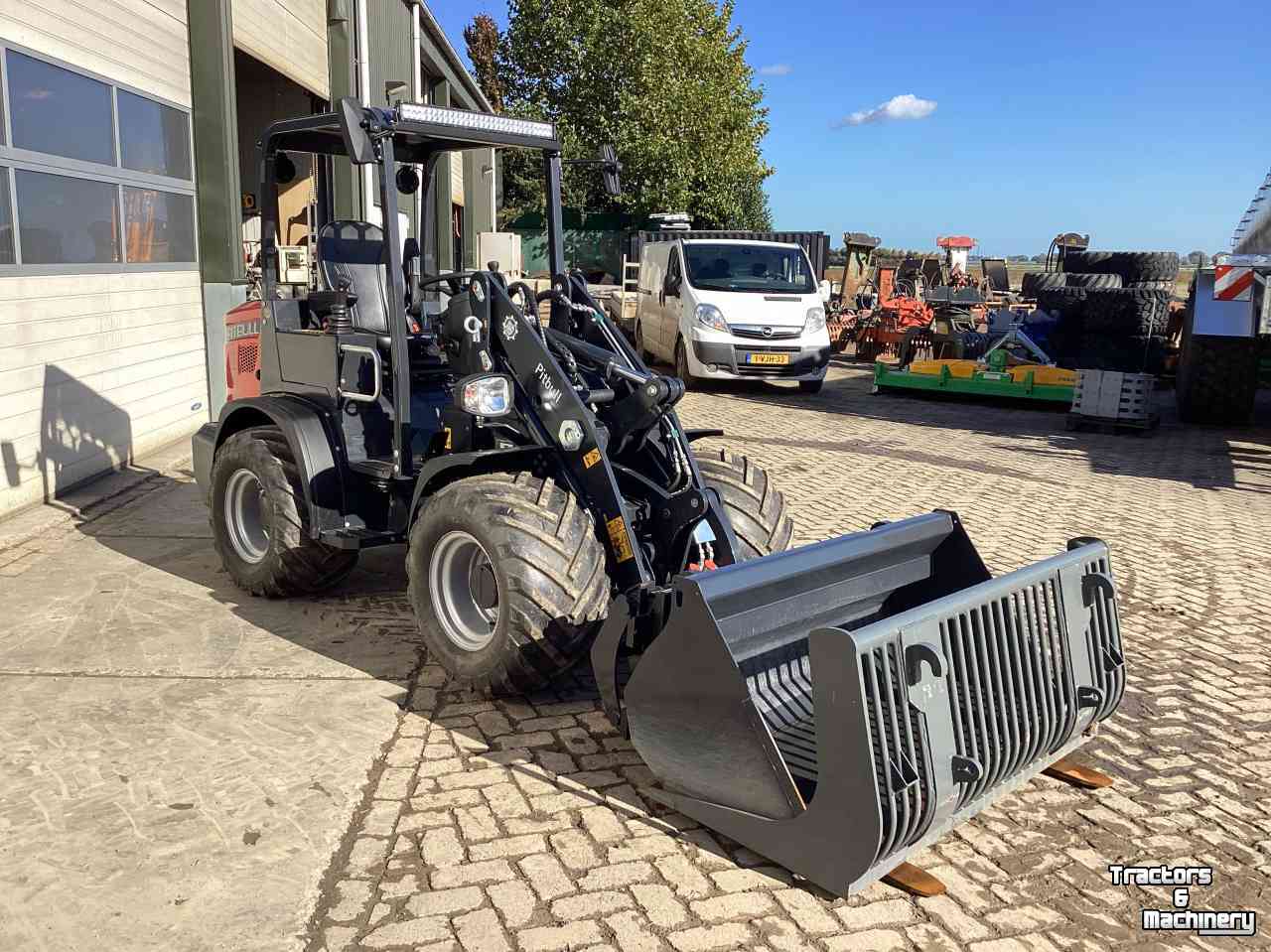 Wheelloader Pitbull X27-26V demo shovel