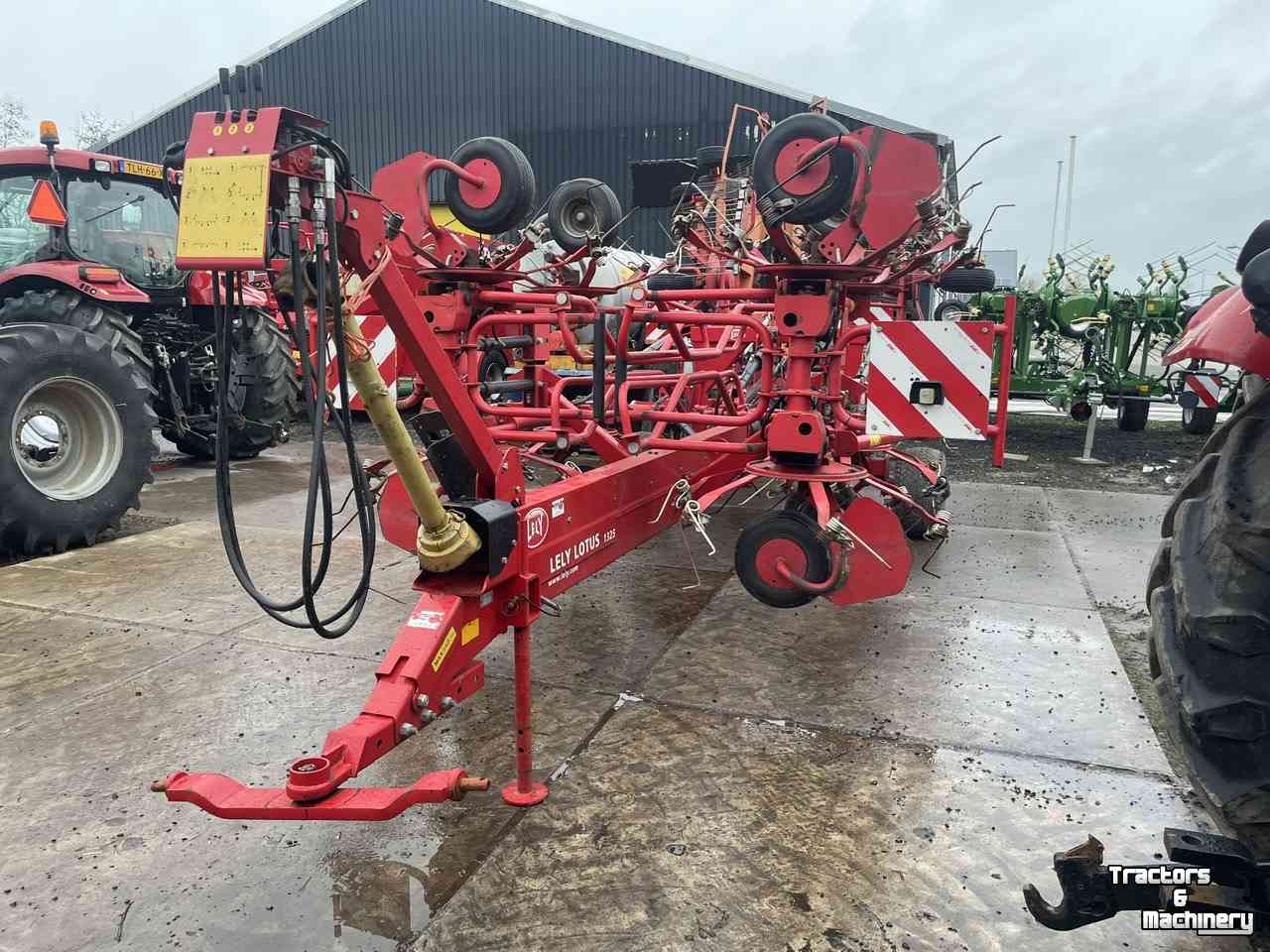 Tedder Lely Lotus 1325