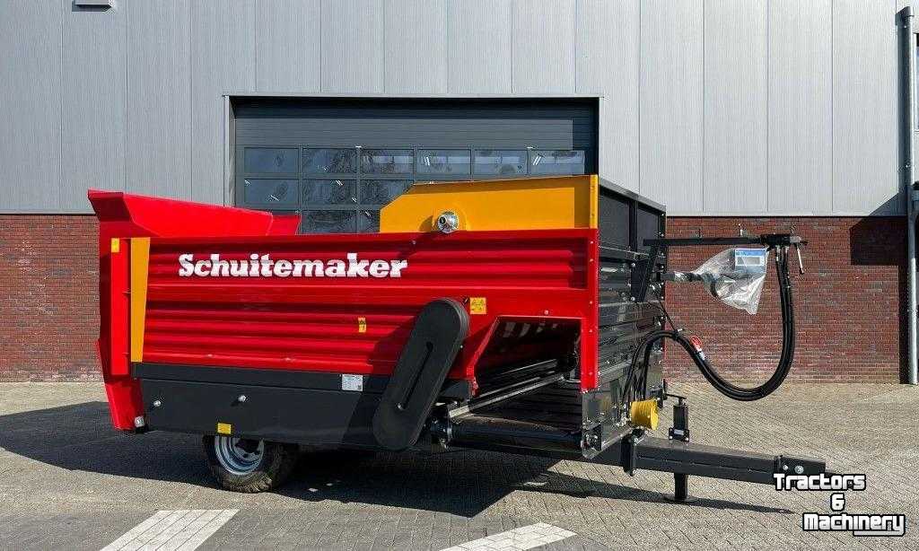 Silage-block distribution wagon Schuitemaker Amigo 30W Blokkendoseerwagen Blokkenwagen