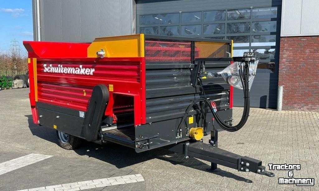 Silage-block distribution wagon Schuitemaker Amigo 30W Blokkendoseerwagen Blokkenwagen