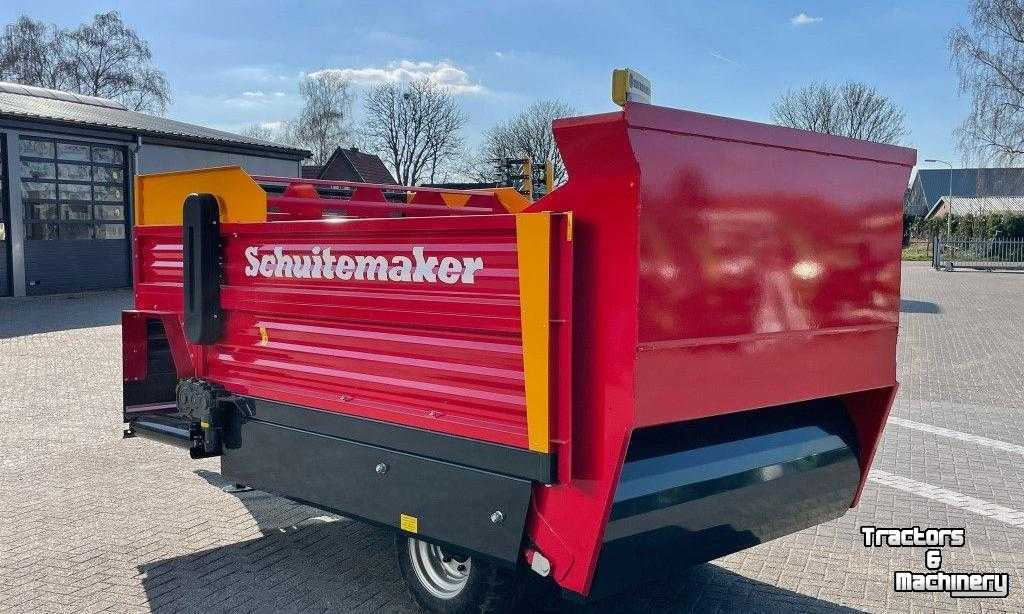 Silage-block distribution wagon Schuitemaker Amigo 30W Blokkendoseerwagen Blokkenwagen